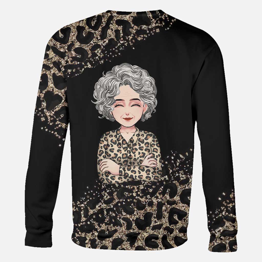Meine Lieblingsmenschen – Personalisiertes Muttertags-T-Shirt und Hoodie mit dem Aufdruck „Oma“.