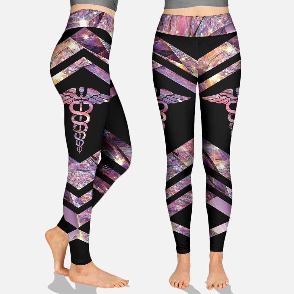 Ich bin eine einfache Frau – Personalisiertes Tanktop und Leggings mit Krankenschwester-Kreuz