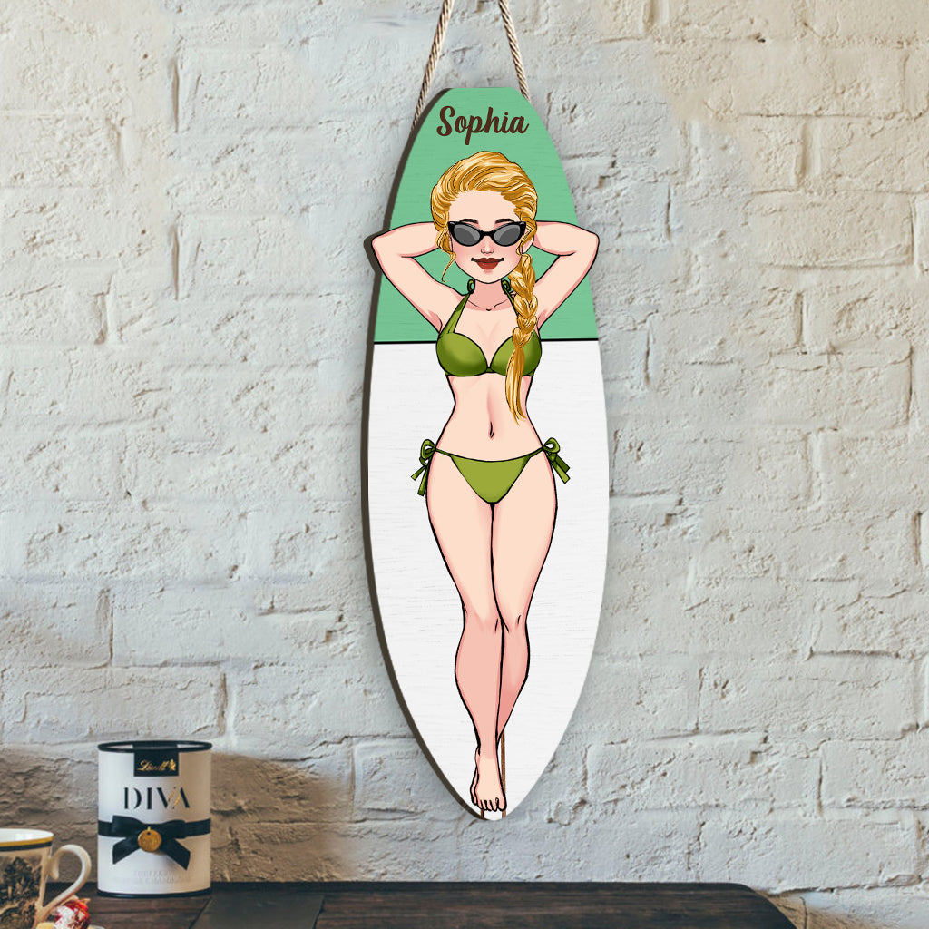 An Bord liegend - Personalisiertes Surfer-Holzschild