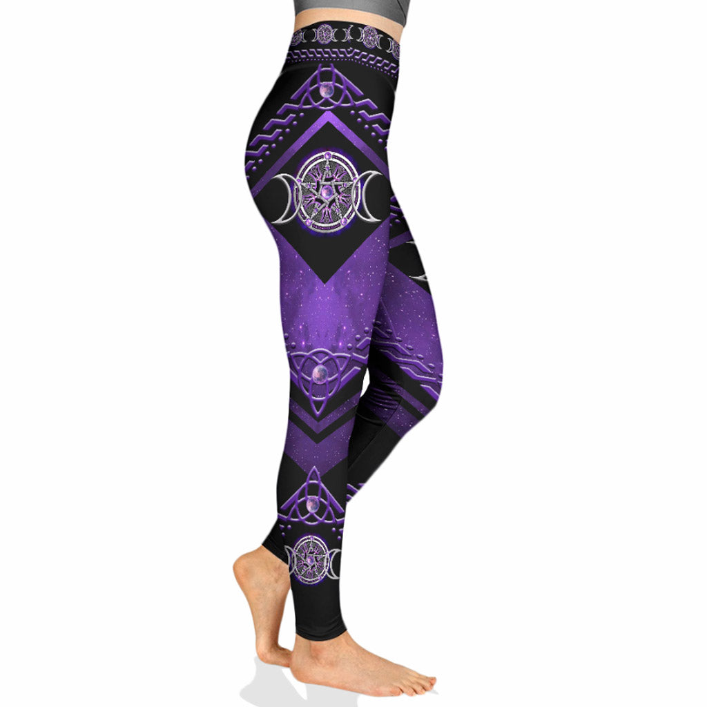 Purpurne Dreifachmondhexe