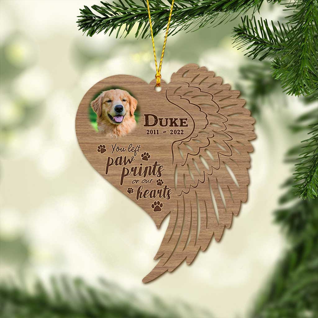 Du hast Pfotenabdrücke in meinem Herzen hinterlassen – personalisierter Weihnachtsschmuck in Hundeform (beidseitig bedruckt)