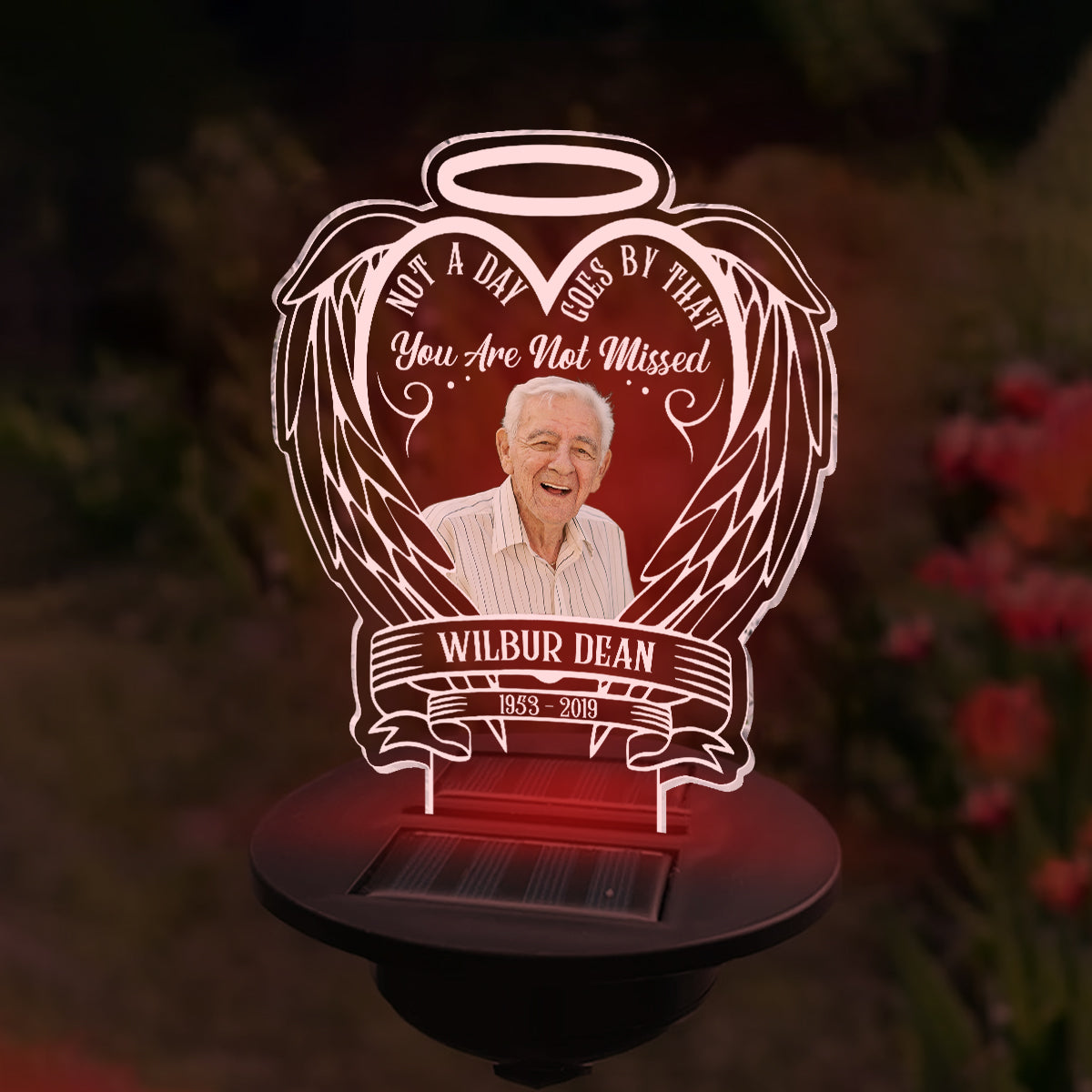 Kein Tag vergeht, an dem du nicht vermisst wirst – Erinnerungsgeschenk zum Gedenken an einen geliebten Menschen – Personalisierte Solar-Gartenleuchte