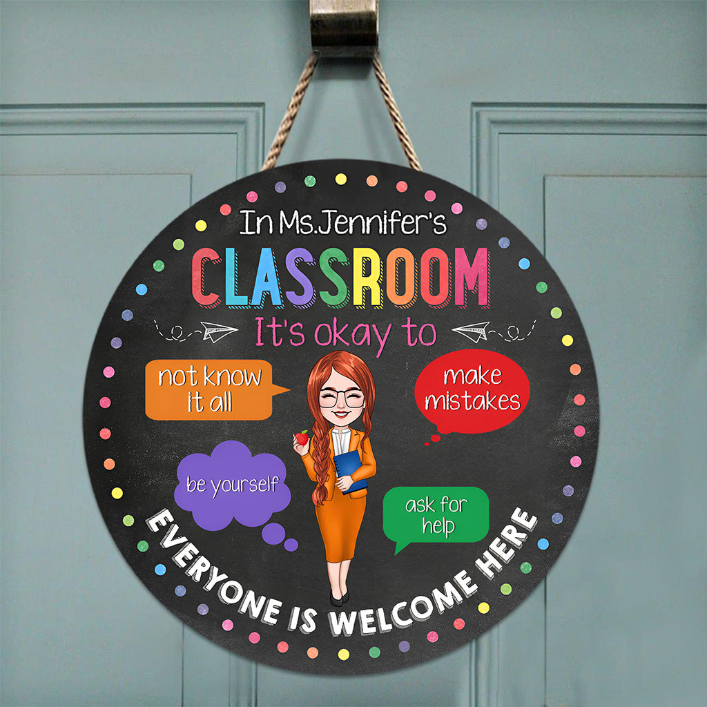 In diesem Klassenzimmer - Personalisiertes rundes Holzschild für Lehrer