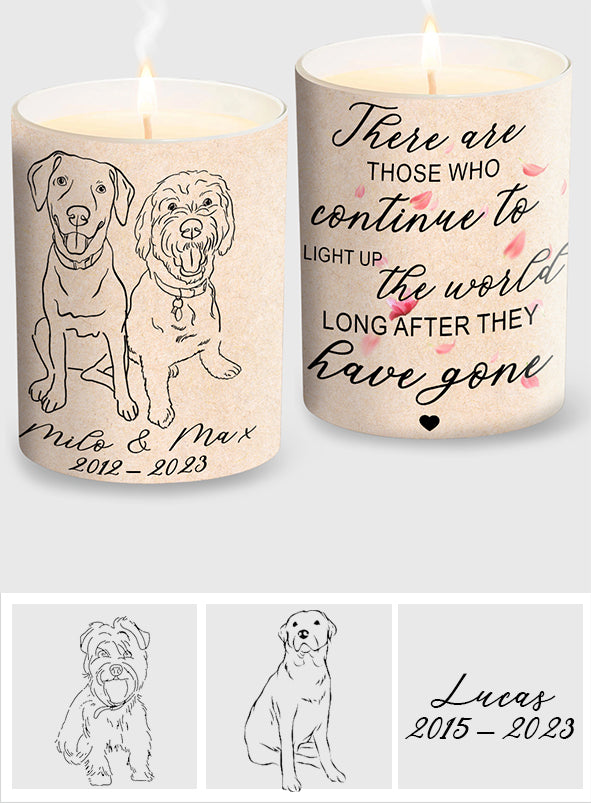 Es gibt jene, die die Welt weiterhin erhellen – Geschenk für Hundeliebhaber, Katzen- und Hundebesitzer – Personalisierte Kerze mit Holzdeckel