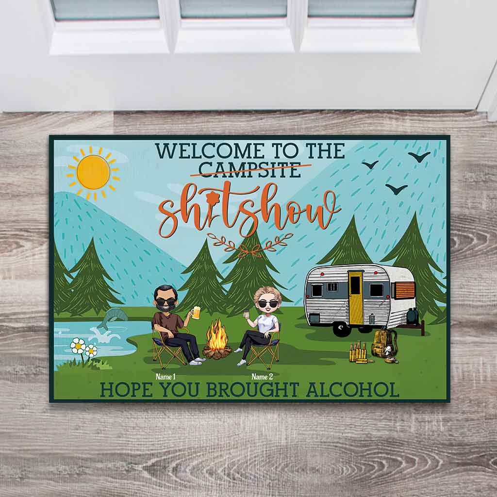 Willkommen im Chaos! Alkohol mitgebracht – Personalisierte Camping-Fußmatte
