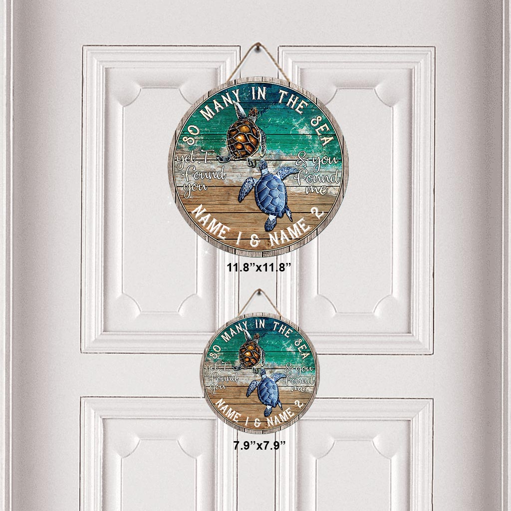 So viele im Ozean - Personalisierte runde Holzschildmarke mit Schildkrötenmotiv