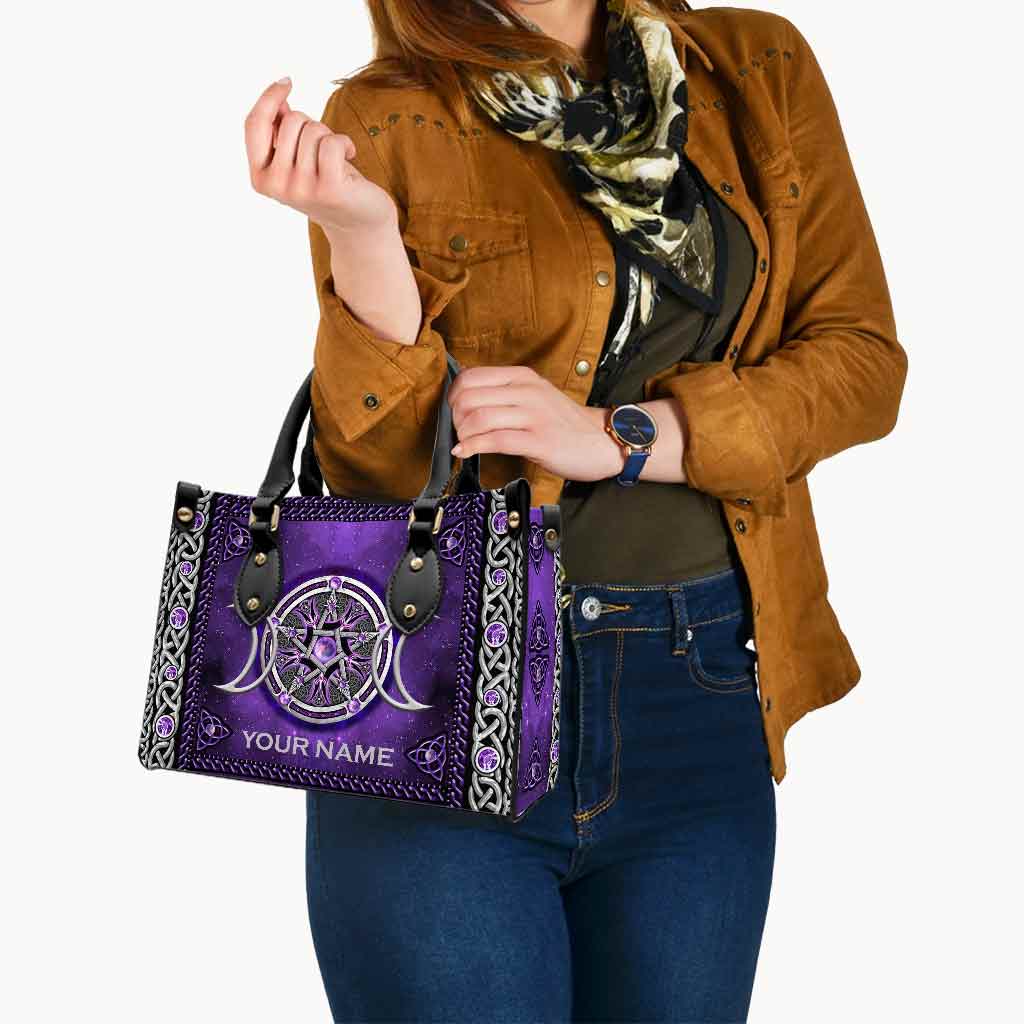 Magischer Alltags-Dreifachmond – Personalisierte Hexen-Lederhandtasche