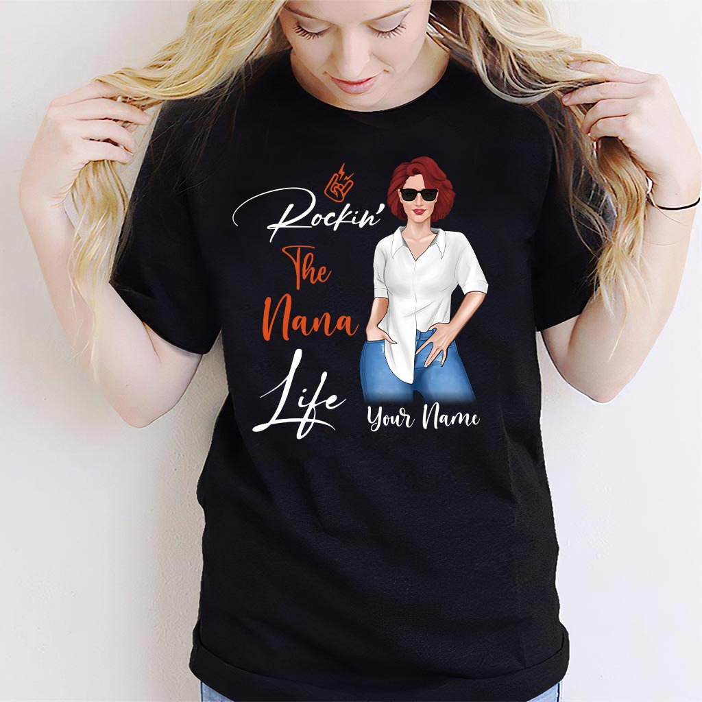 „Rockin The Nana Life“ – Personalisiertes Oma-T-Shirt und Hoodie