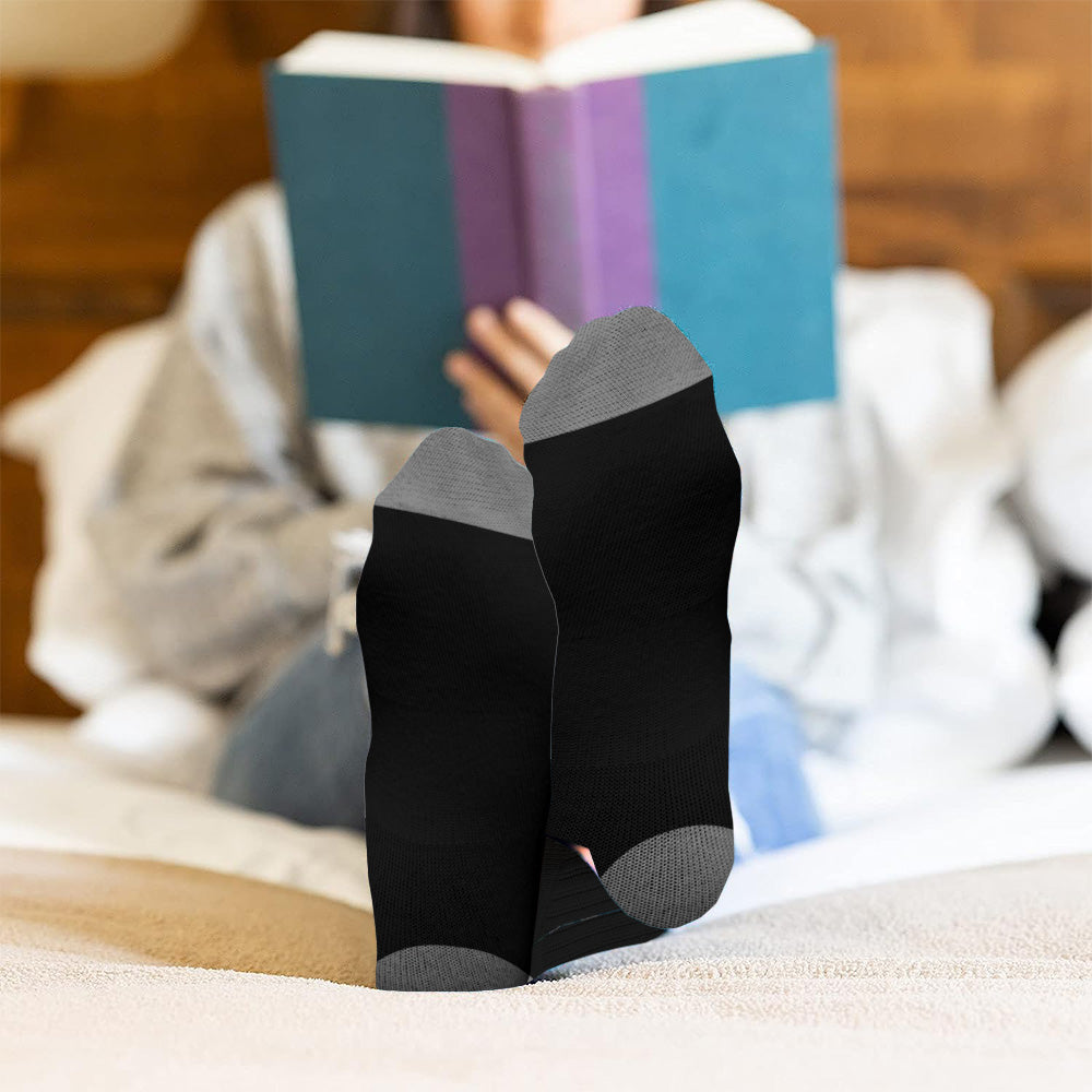 Ich weiß, er ist süß, aber er gehört mir – personalisierte Partner-Socken