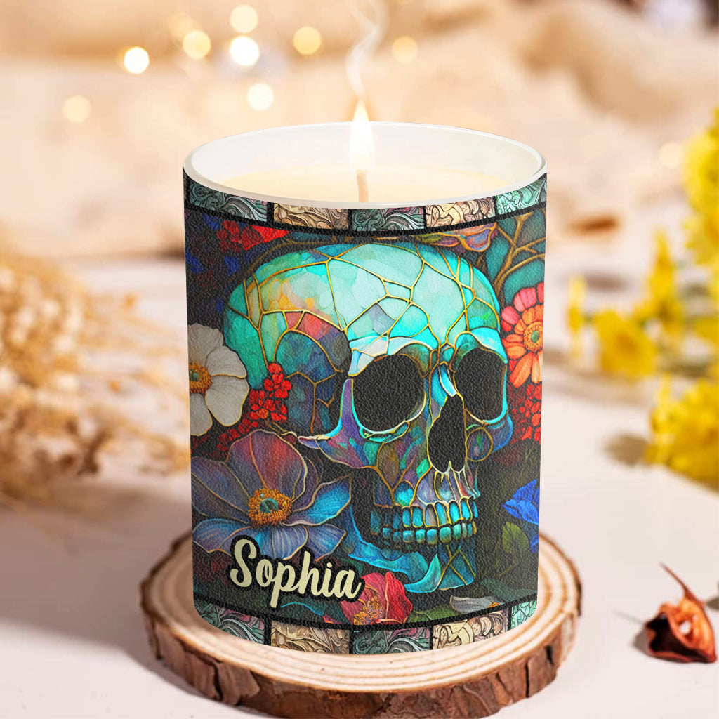 Blumenschädel – Personalisierte Totenkopfkerze mit Holzdeckel