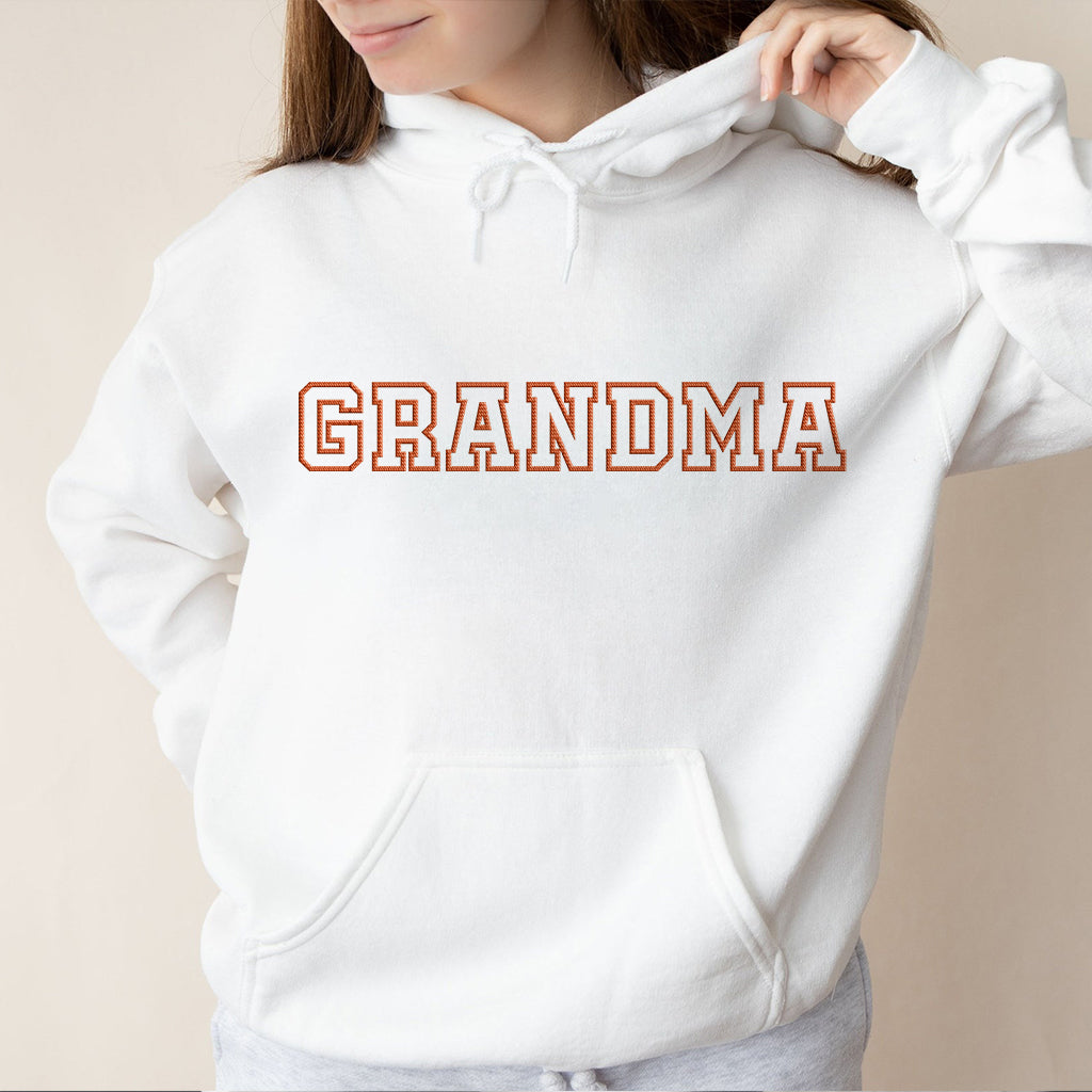 Personalisierter, bestickter Hoodie für Oma – individueller Name