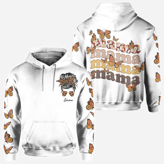 Mama – Personalisiertes Muttertags-T-Shirt und Hoodie mit dem Aufdruck „Mama All Over“.