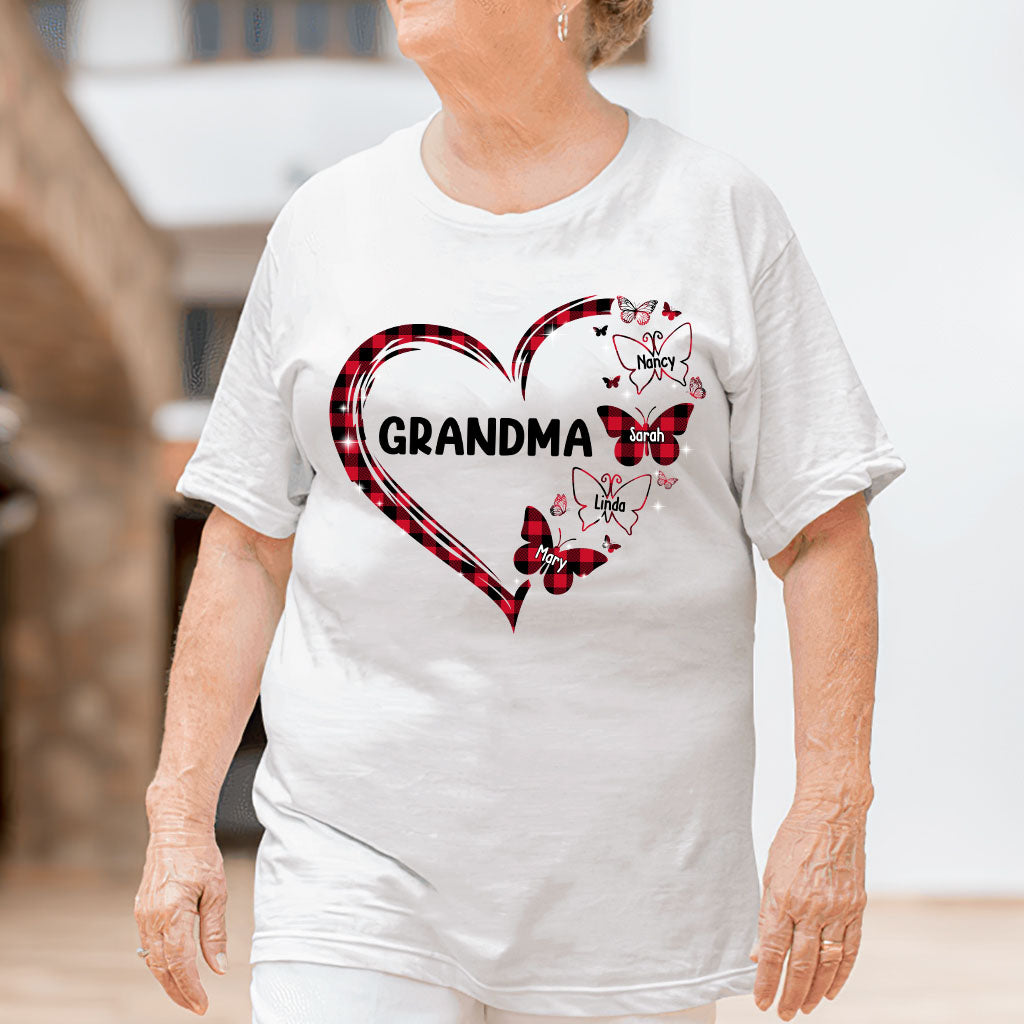 Oma Schmetterling – Geschenk für Oma und Mama – Personalisiertes T-Shirt und Hoodie