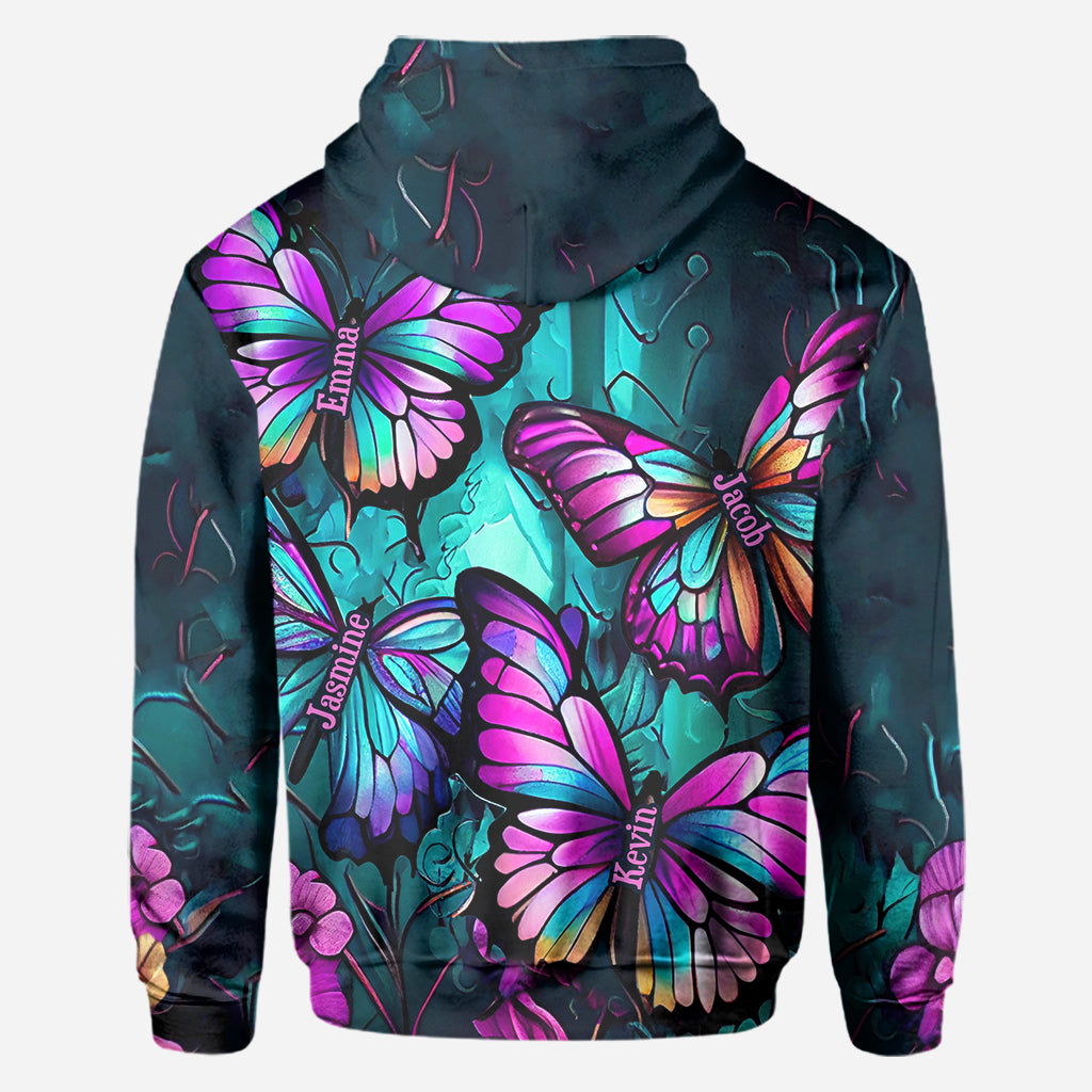 Omas Schmetterlinge - Personalisiertes Oma-T-Shirt