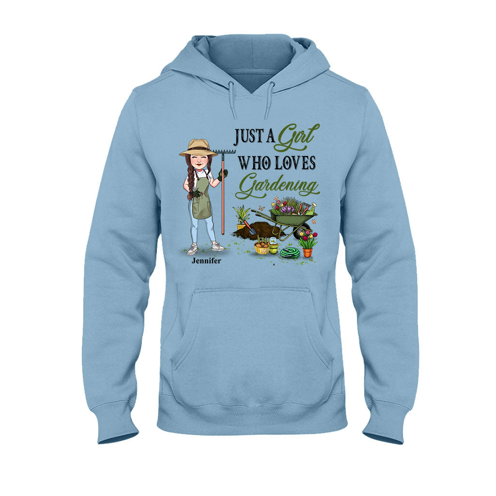 Einfach ein Mädchen, das Gartenarbeit liebt – personalisiertes Garten-T-Shirt & Hoodie