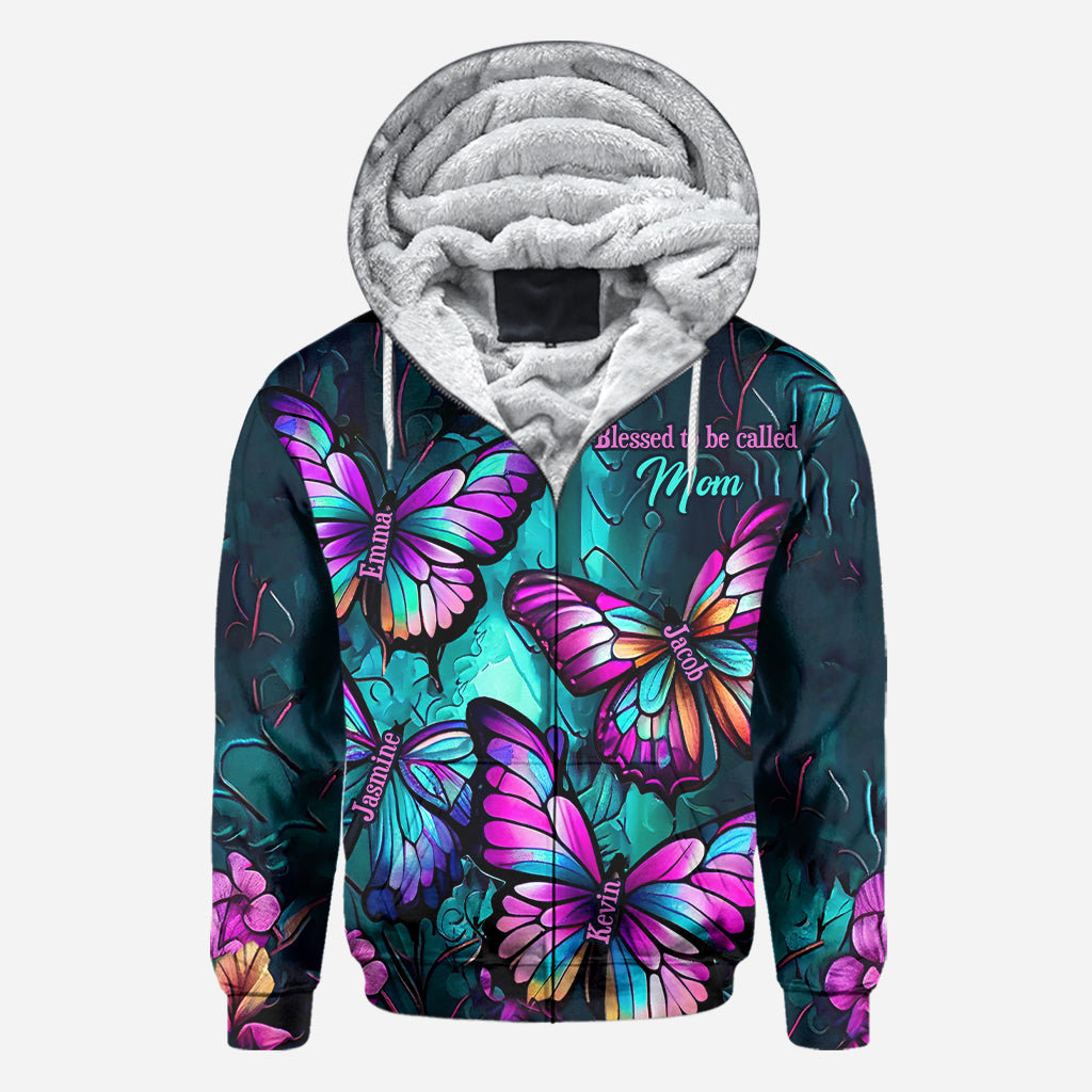 Omas Schmetterlinge - Personalisiertes Oma-T-Shirt