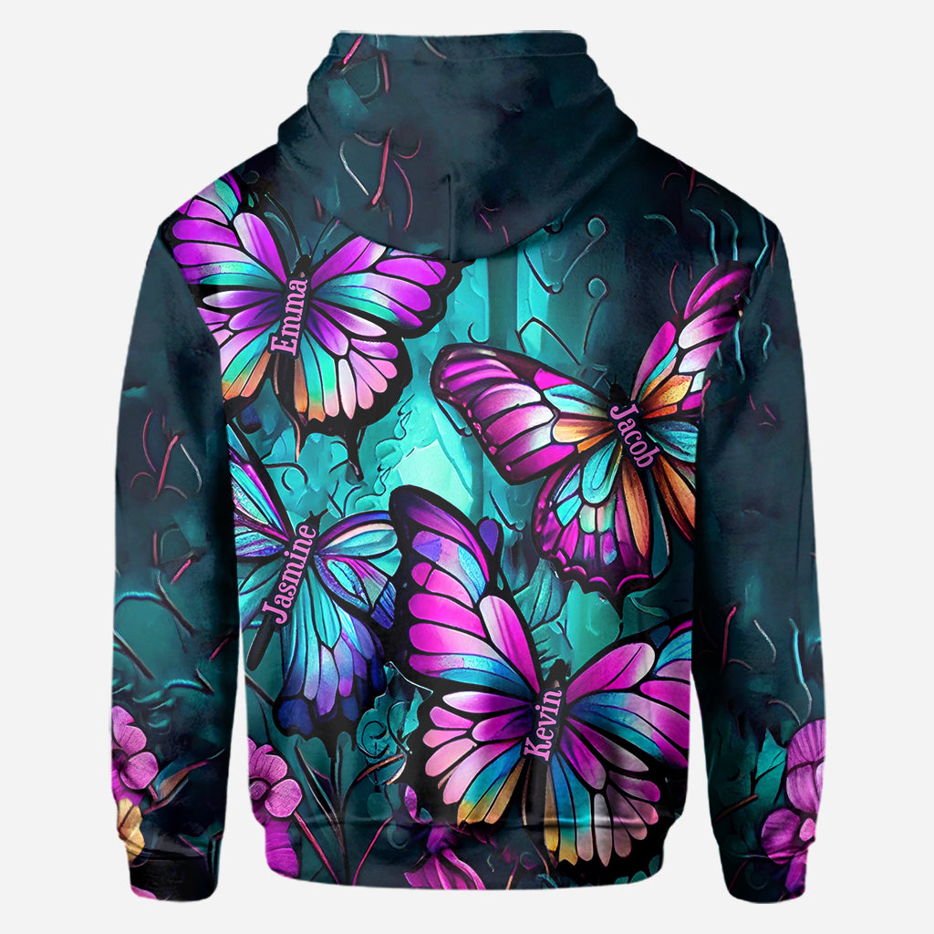 Omas Schmetterlinge - Personalisiertes Oma-T-Shirt