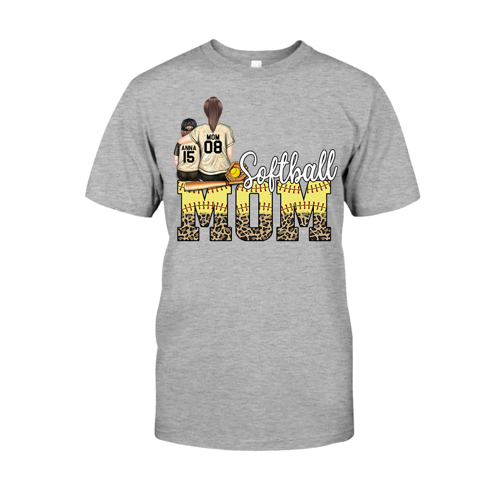 Softball-Mama – Softball-Geschenk für Mama – Personalisiertes T-Shirt und Hoodie