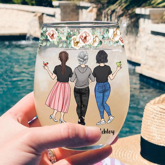 Wie die Mutter, so die Tochter – Personalisiertes Weinglas zum Muttertag mit dem Aufdruck „Mother All Over“.