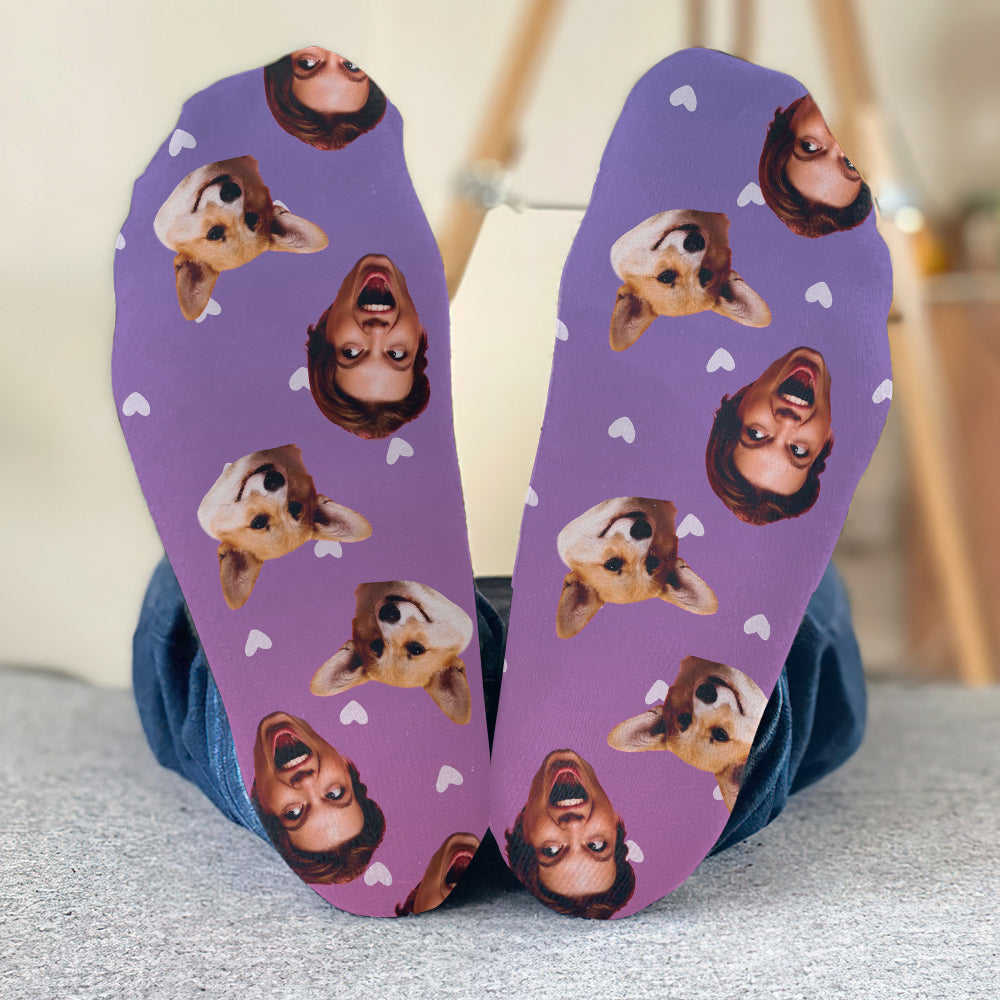 Individuelles lila Gesichtsmuster – personalisierte Hundesocken