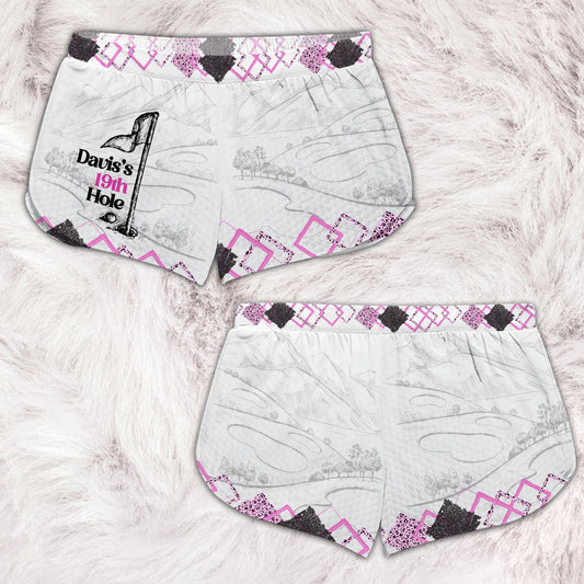 Personalisierte Golfshorts für Damen mit individuellem Namen am 19. Loch