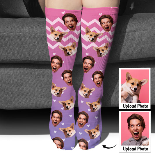 Individuelles lila Gesichtsmuster – personalisierte Hundesocken