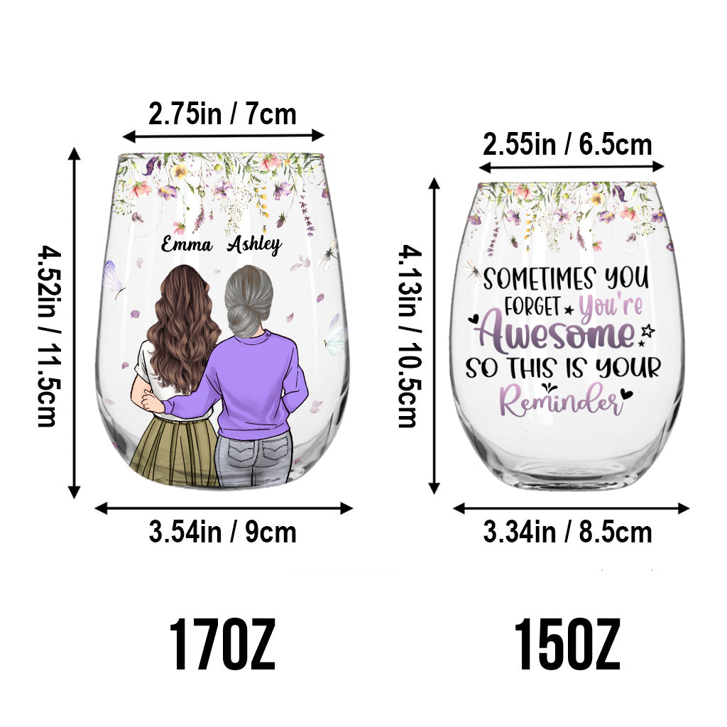 Du bist großartig – personalisiertes Weinglas zum Muttertag mit der Aufschrift „Mama All Over“.