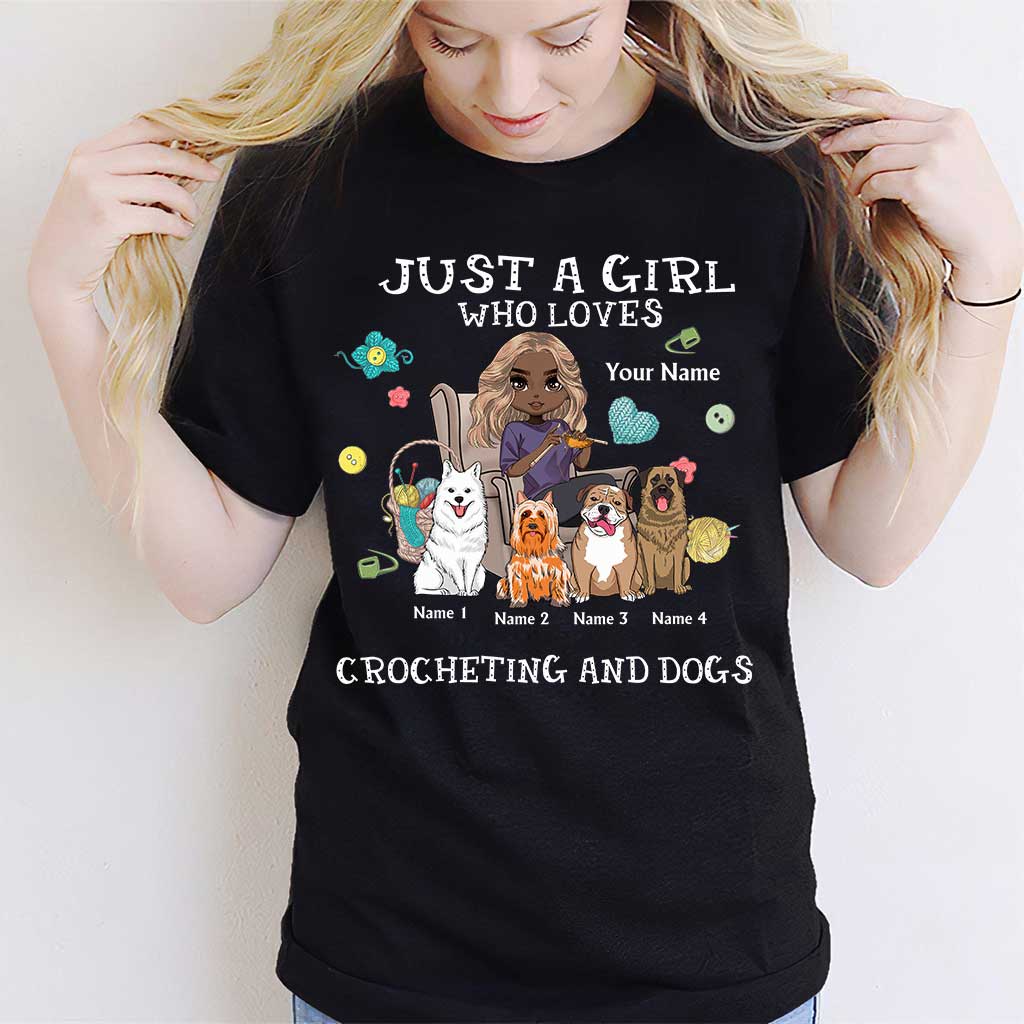 Einfach ein Mädchen, das Häkeln und Hunde liebt – personalisiertes T-Shirt und Hoodie