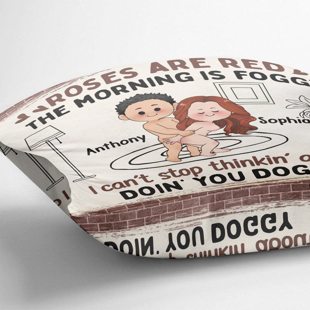 Rosen sind rot, der Morgen ist neblig – personalisiertes Pärchenkissen