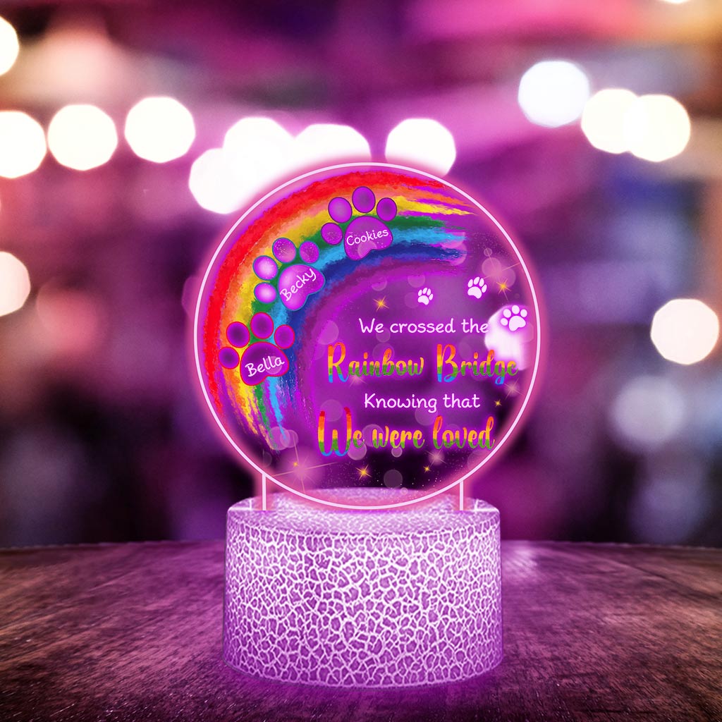 Ich habe die Regenbogenbrücke überquert – Personalisierte, katzenförmige Plakettenleuchte