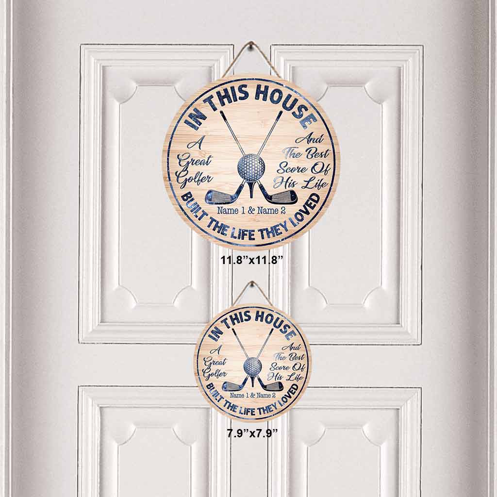 In diesem Haus - Personalisiertes Holzschild „Golfrunde für Paare“