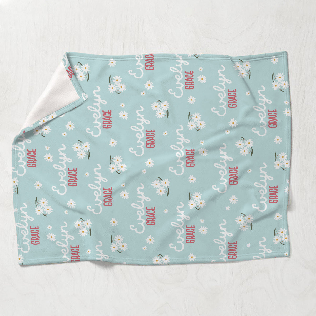 Daisy – Personalisierte Babydecke mit individuellem Namen