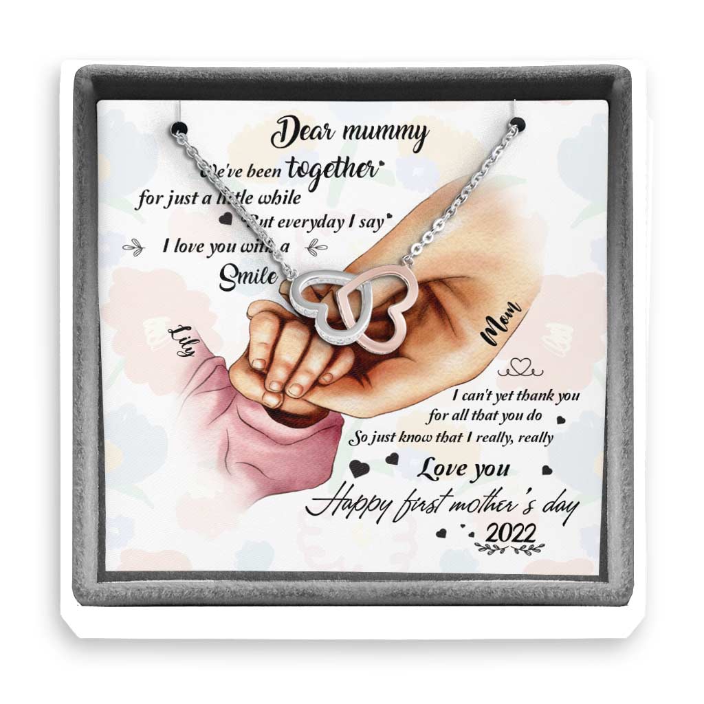 Jeden Tag sage ich dir, dass ich dich liebe – Personalisierte Muttertags-Halskette mit zwei Herzen