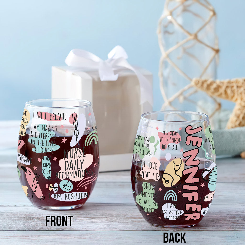 Tägliche Affirmation für Krankenschwestern – Personalisierte Pflege-Botschaft auf einem Weinglas