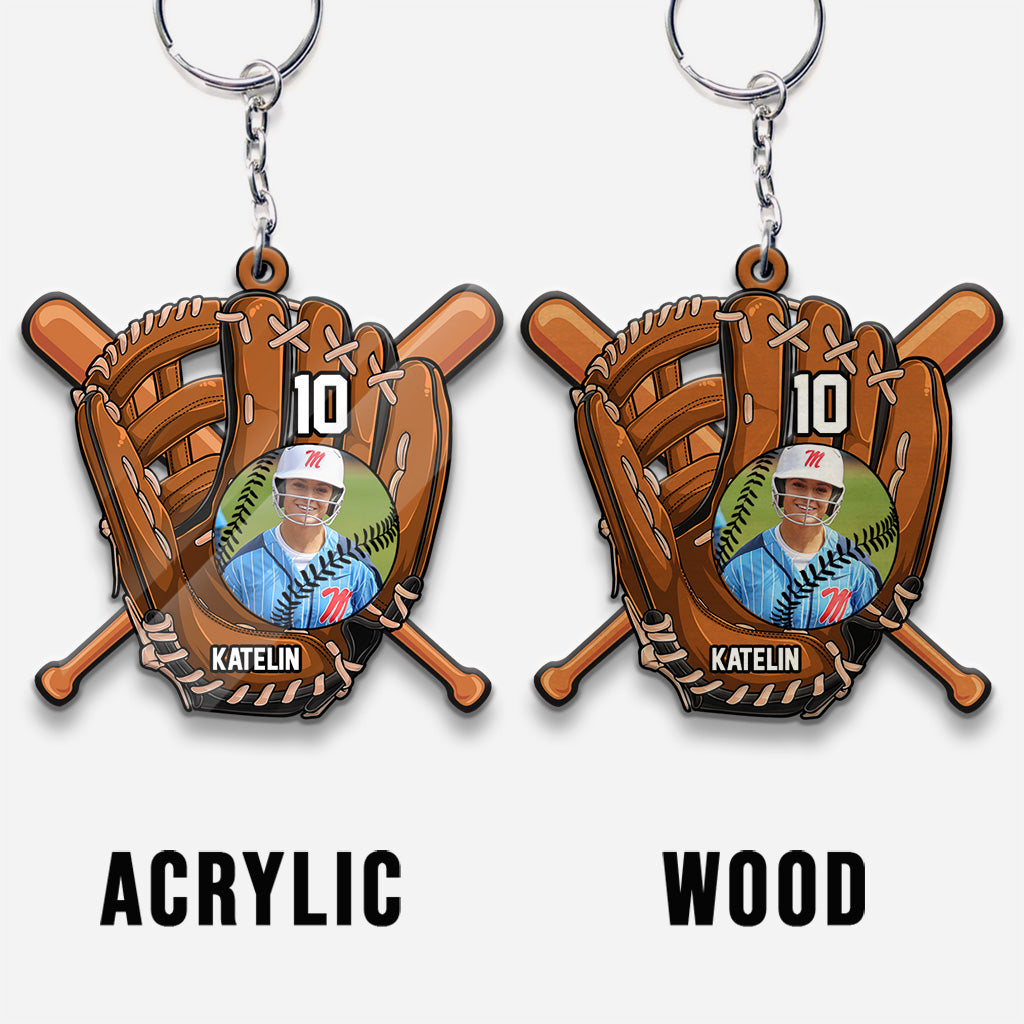 Spiel wie ein Mädchen, versuch mitzuhalten – Personalisierter Softball-Schlüsselanhänger