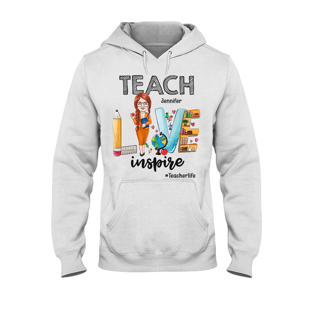 Lehren, Lieben, Inspirieren – Personalisiertes Lehrer-T-Shirt & Hoodie