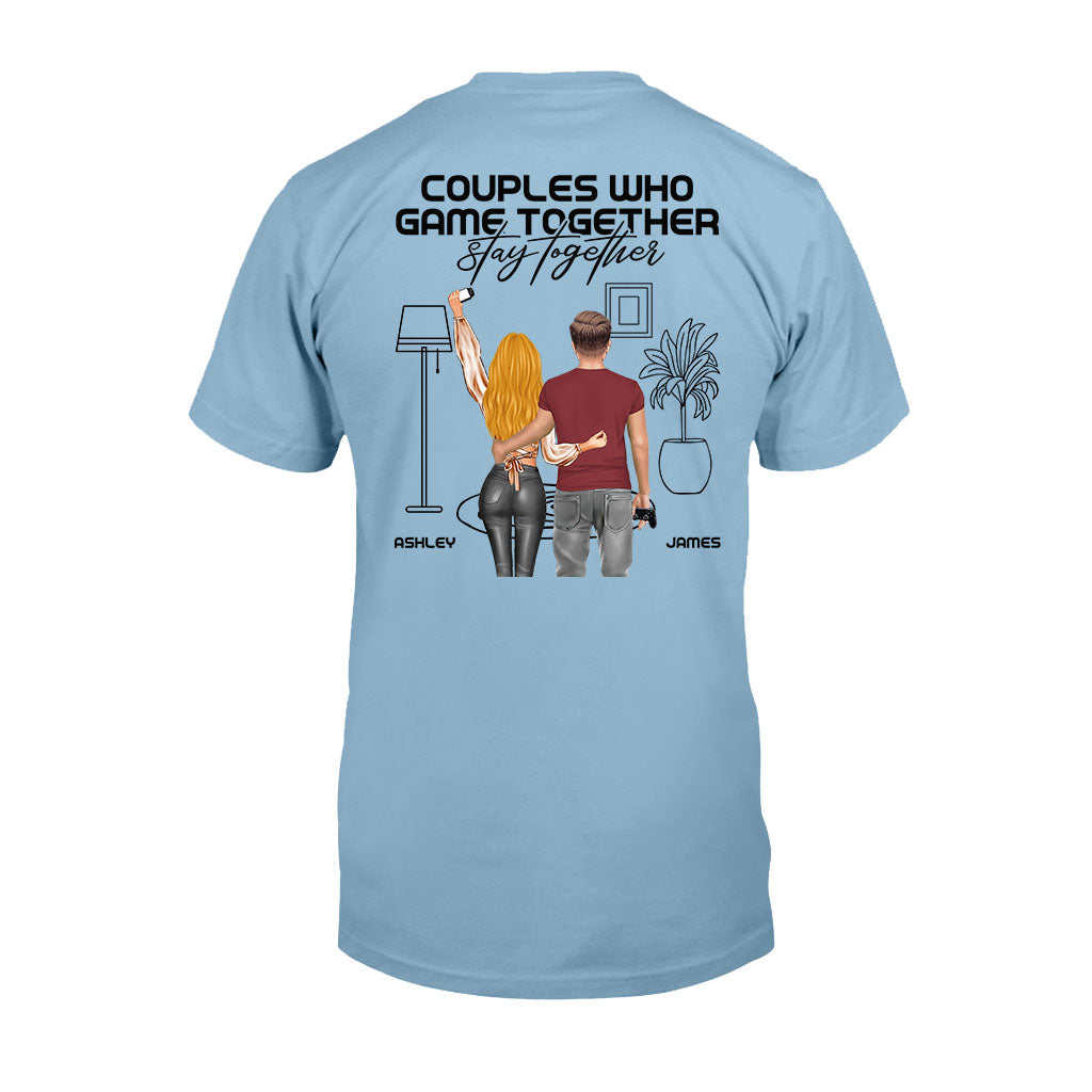 Gemeinsam zocken – Paare bleiben zusammen – Personalisiertes Videospiel-T-Shirt und Hoodie