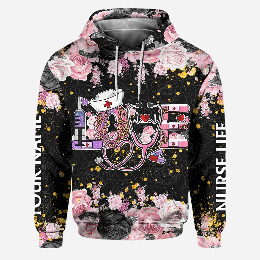 Liebe zum Pflegen – Schwarz-Rosa – Personalisierter Krankenschwester-Hoodie und Leggings