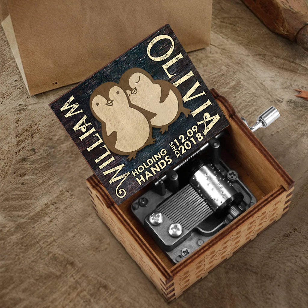 Händchenhalten seit - Personalisierte Spieluhr für Paare mit Handkurbel