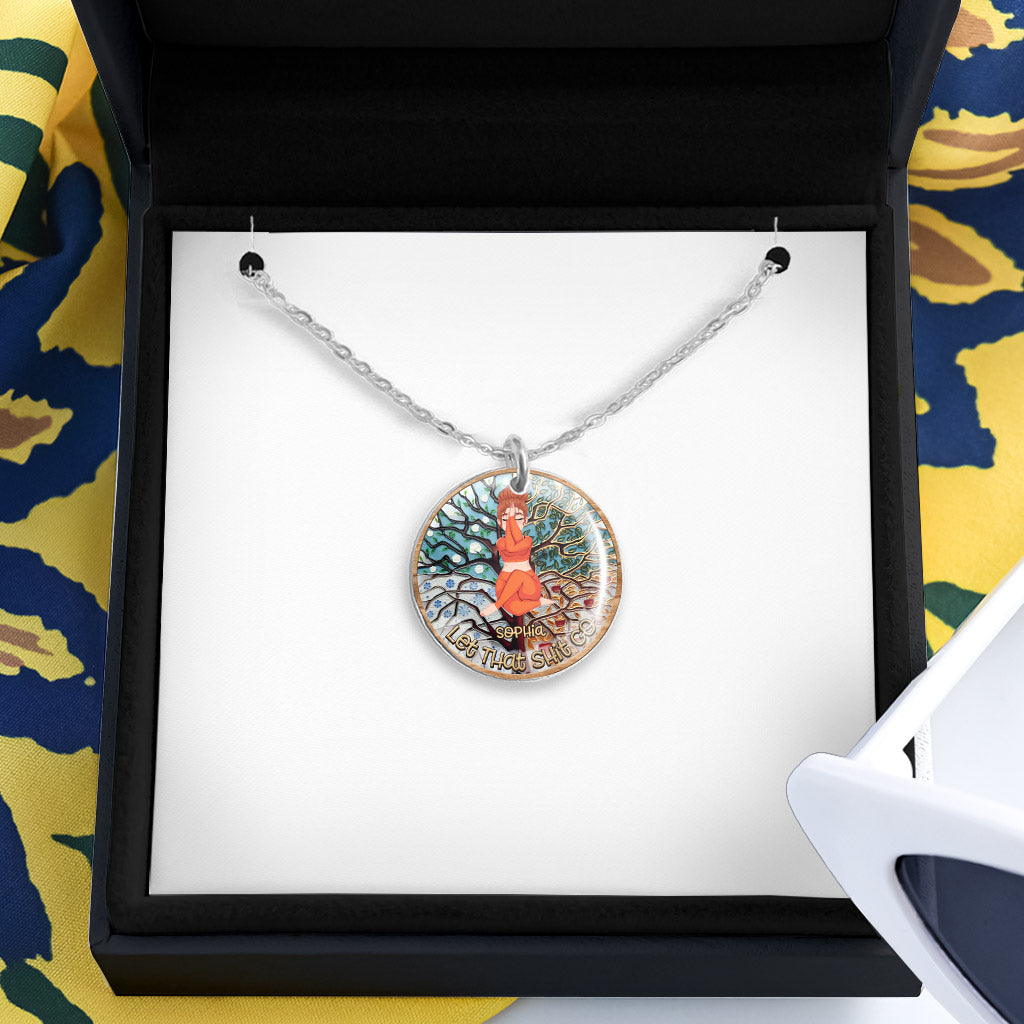 Lass den Scheiß los – Personalisierte Yoga-Rundanhänger-Halskette