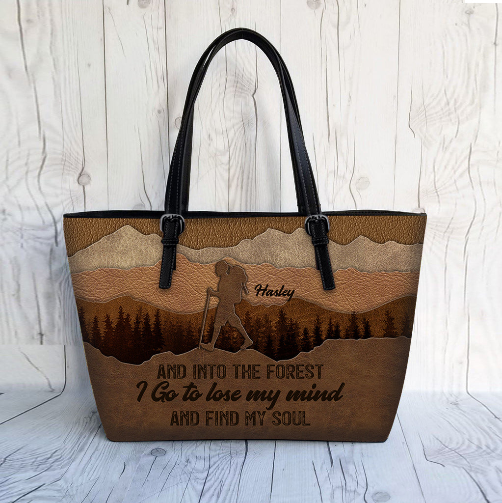 Und hinein in den Wald gehe ich – personalisierte Wandertasche aus Leder