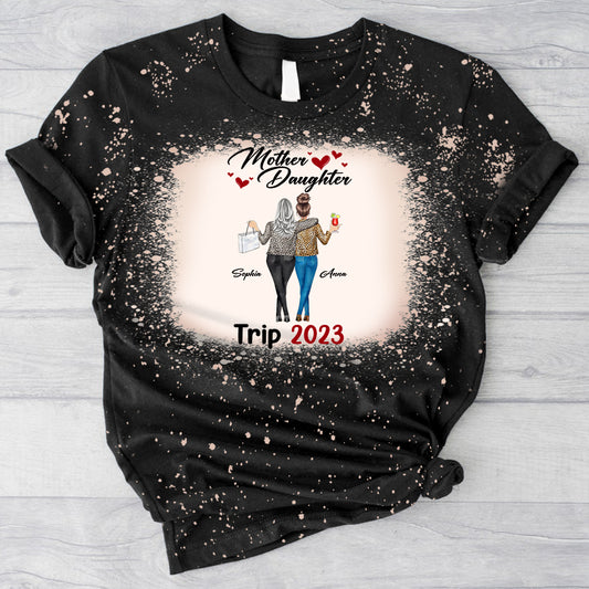 Mutter-Tochter-Reise – Personalisiertes gebleichtes Mutter-T-Shirt