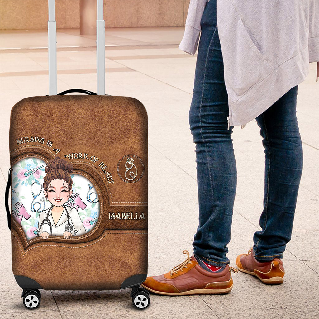 Krankenpflege ist eine Herzensangelegenheit – Personalisierter Kofferbezug für Pflegekräfte