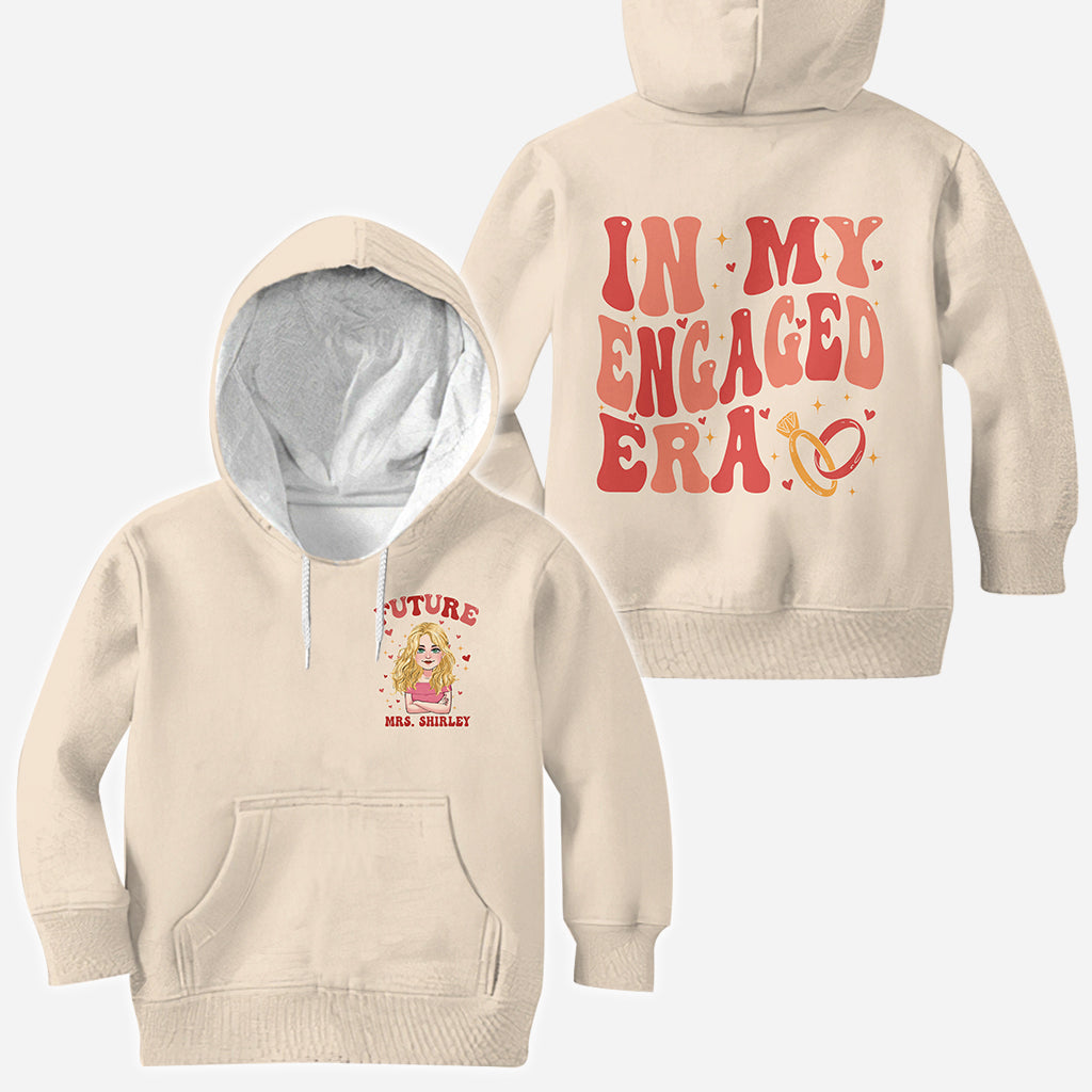 In meiner Verlobungszeit – Hochzeitsgeschenk für die Braut – Personalisiertes Allover-Shirt