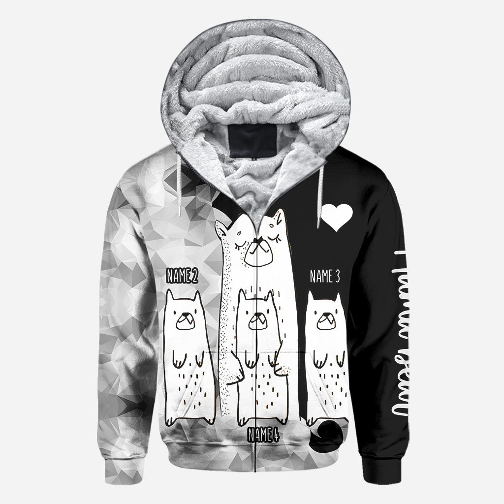 Mama Bär – Personalisiertes Muttertags-T-Shirt und Hoodie mit dem Aufdruck „Mama All Over“.