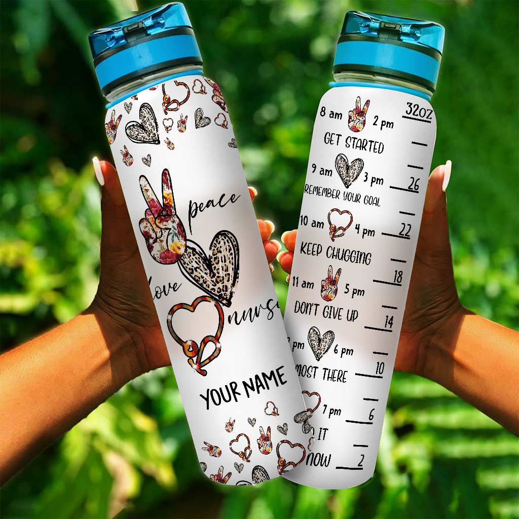 Peace Love Nurse – Personalisierte Trinkflasche für Krankenschwestern mit Tracker
