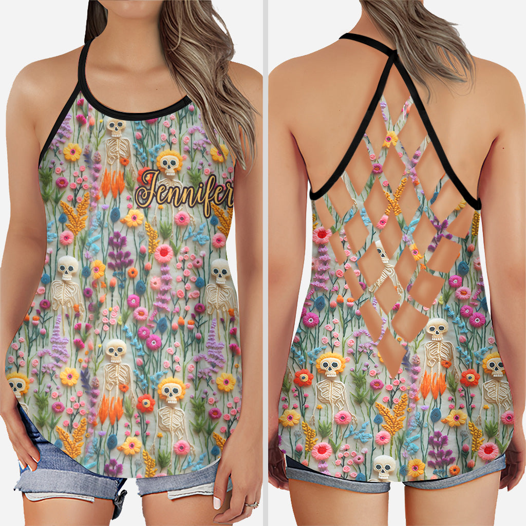 Personalisiertes Tanktop mit Totenkopf-Kreuz und Blumen-Skelett-Motiv