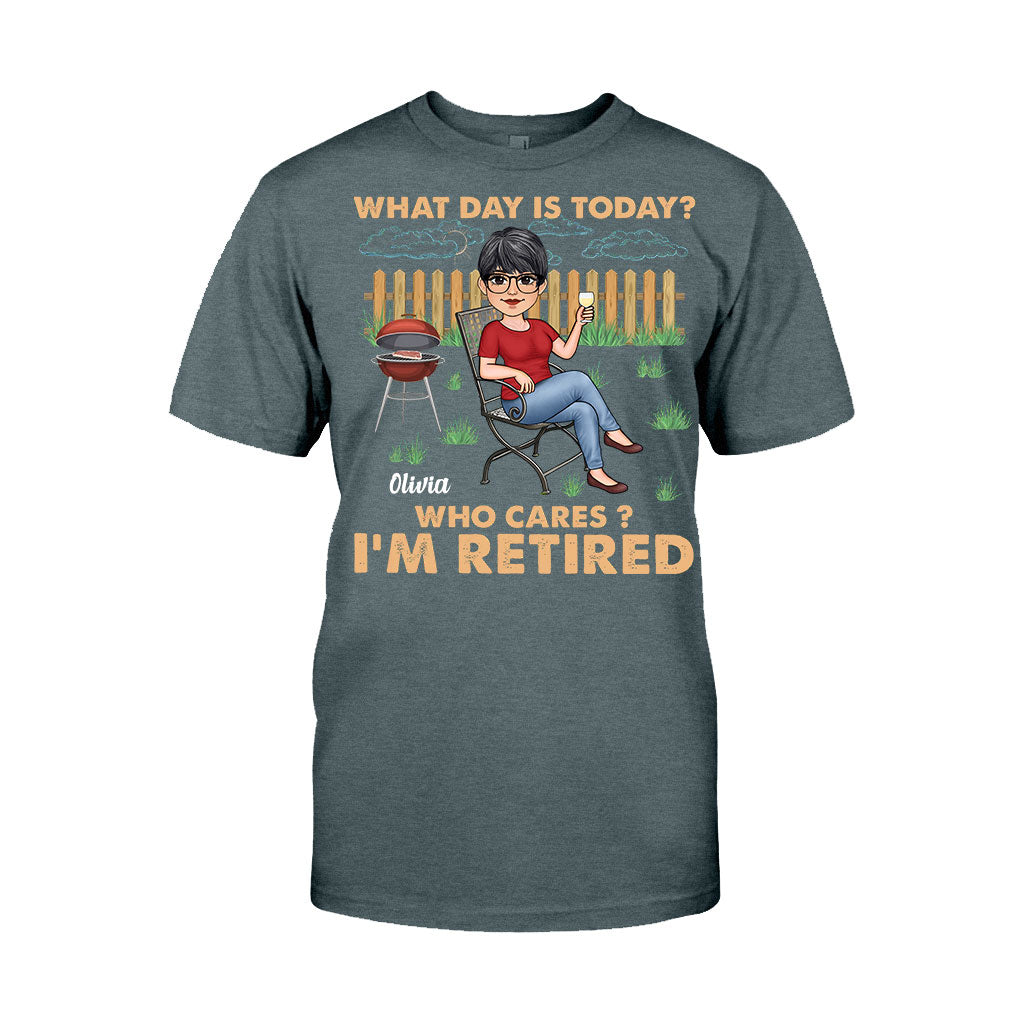 Welcher Tag ist heute? Wen interessiert's? - Personalisiertes T-Shirt und Hoodie für Rentner