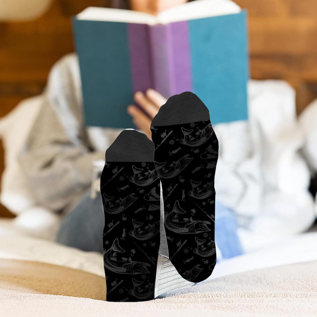 Glückssocken mit Anglermotiv – Geschenk für Papa, Onkel, Tante, Oma, Opa, Mama, Sohn, Tochter, Bruder, Schwester, Enkelin, Enkel, Ehemann, Ehefrau, Freund, Freundin, Freund, Kollege – Personalisierte Socken