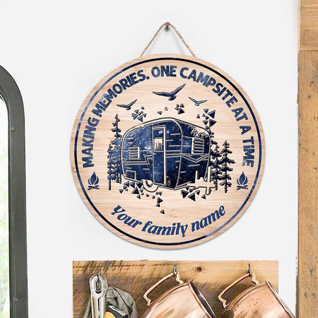 Erinnerungen schaffen – Personalisiertes rundes Holzschild fürs Camping